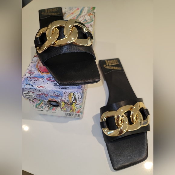 Jeffrey Campbell Black sandals with gold link details, size 10. - Picture 3 of 9